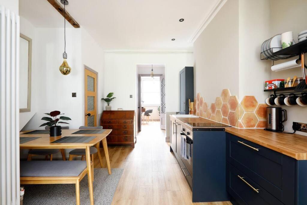 Stunning 2 Bedroom Flat 8Min Walk From The Beach Hove Buitenkant foto